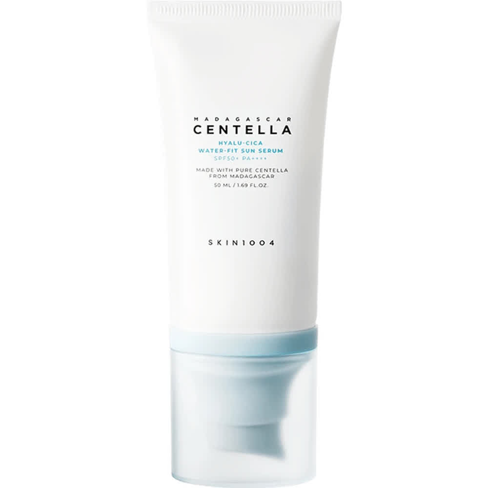 SKIN1004 Madagascar Centella Hyalu-Cica Water-Fit Sun Serum, koreanisches Sonnenserum SPF 50+ mit Centella und Hyaluron für alle Hauttypen